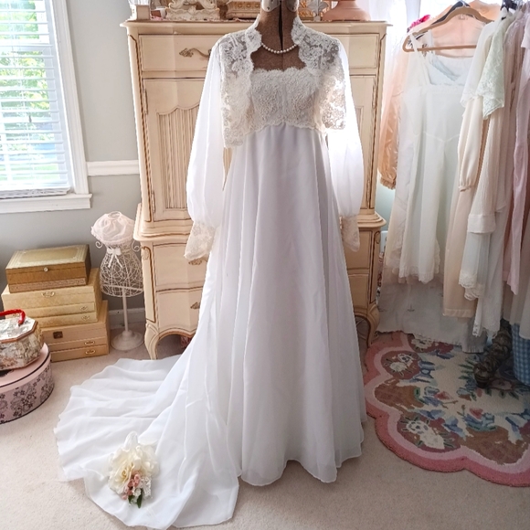 Bianchi Dresses & Skirts - GORGEOUS 1990S "BIANCHI" CRISP WHITE CHIFFON WEDDING GOWN W/ LACE JACKET & VEIL!